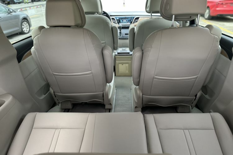 Used Buick GL8 2017 ES 28T Comfort Model China V Standard Interior 10