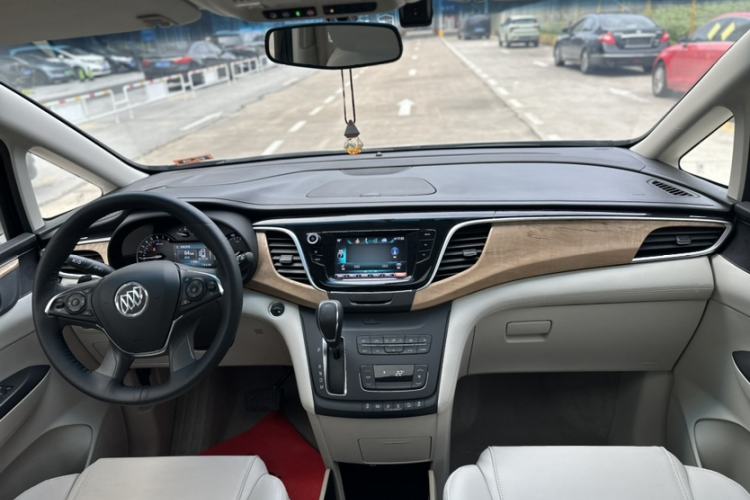 Used Buick GL8 2017 ES 28T Comfort Model China V Standard Interior 2