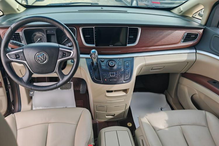 Used Buick GL8 2017 25S Prestige Version China V Standard Interior 3