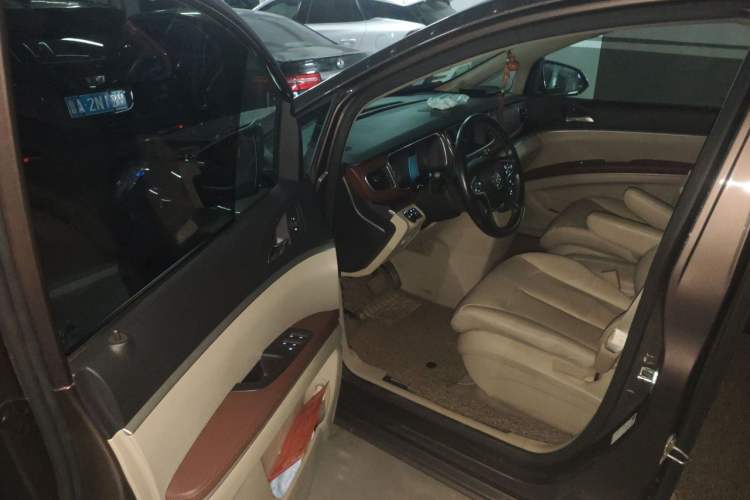 Used Buick GL8 2017 25S Prestige Version China V Standard Interior 3
