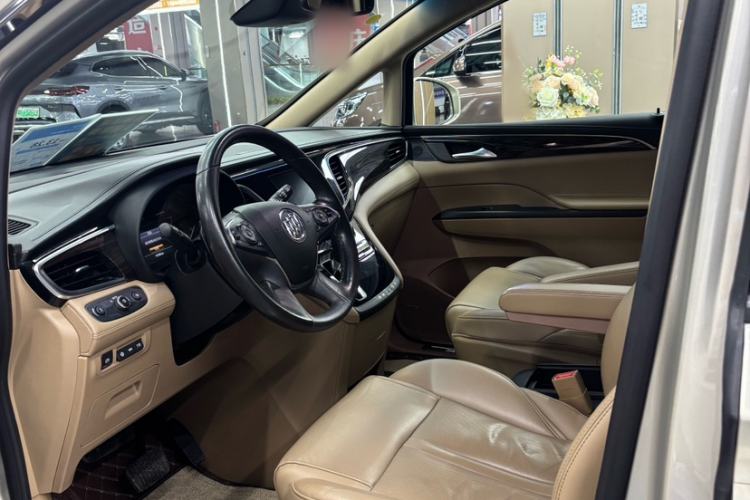 Used Buick GL8 2017 ES 28T Flagship Model China V Standard Interior 3
