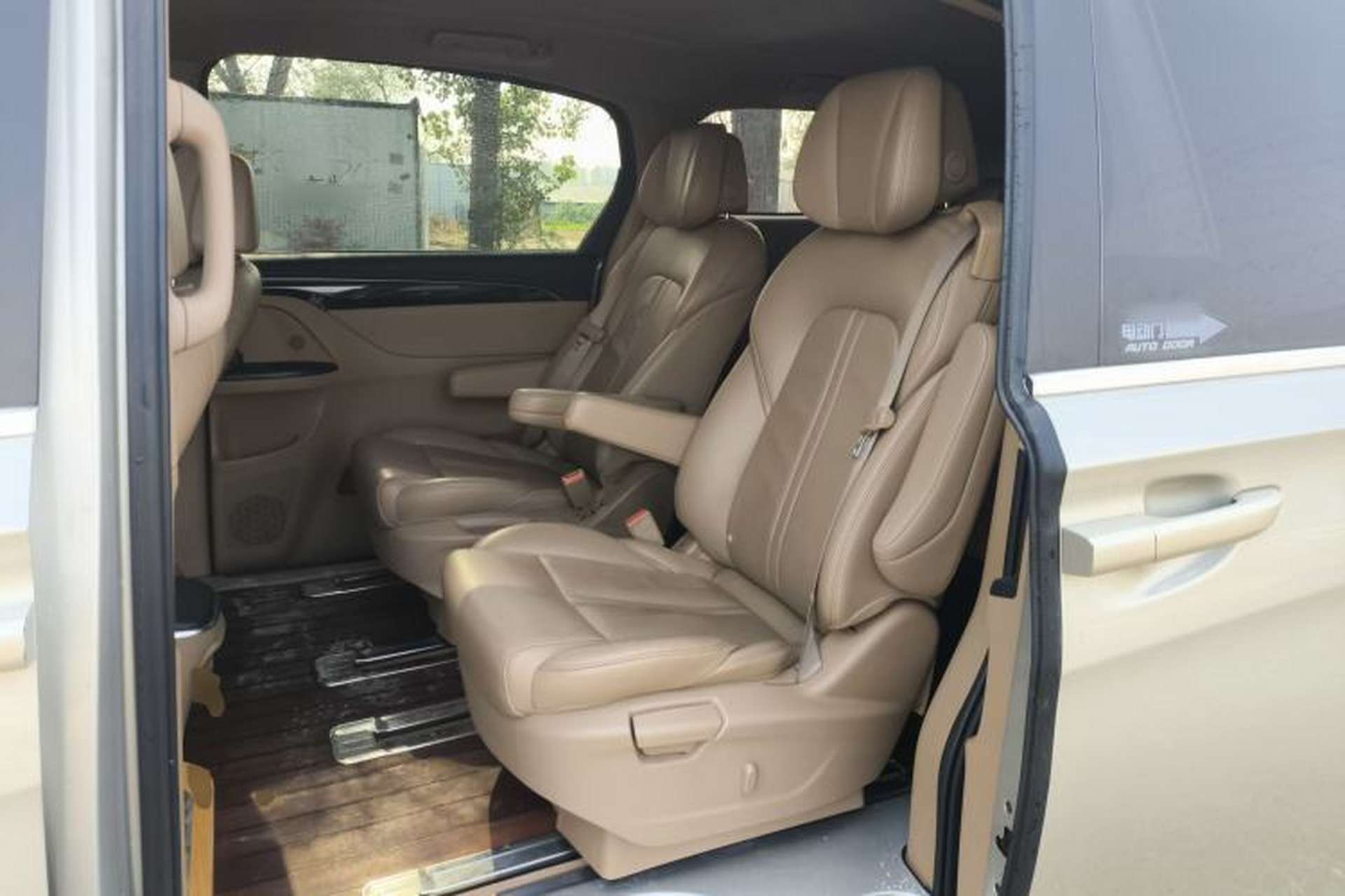 Used Buick GL8 2017 ES 28T Premium Version China V Standard Interior 3