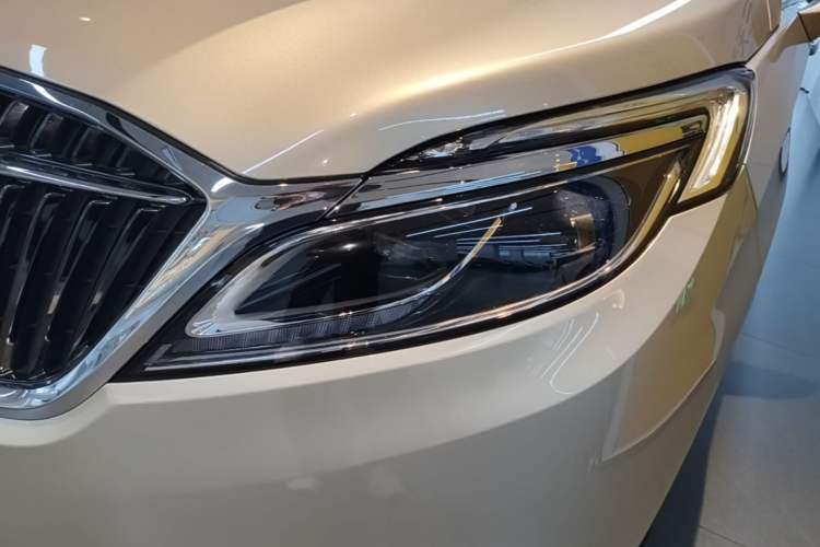 Used Buick GL8 2017 ES 28T Luxury Model China V Standard Left Front Headlight