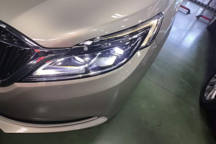 Used Buick GL8 2017 ES 28T Luxury Model China V Standard Left Front Headlight