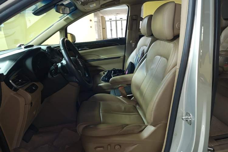 Used Buick GL8 2017 ES 28T Luxury Model China V Standard Left Front Seat
