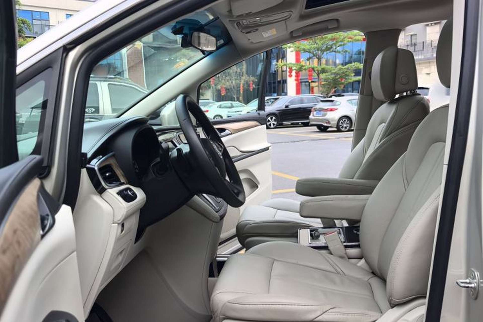 Used Buick GL8 2017 ES 28T Comfort Model China V Standard Left Front Seat
