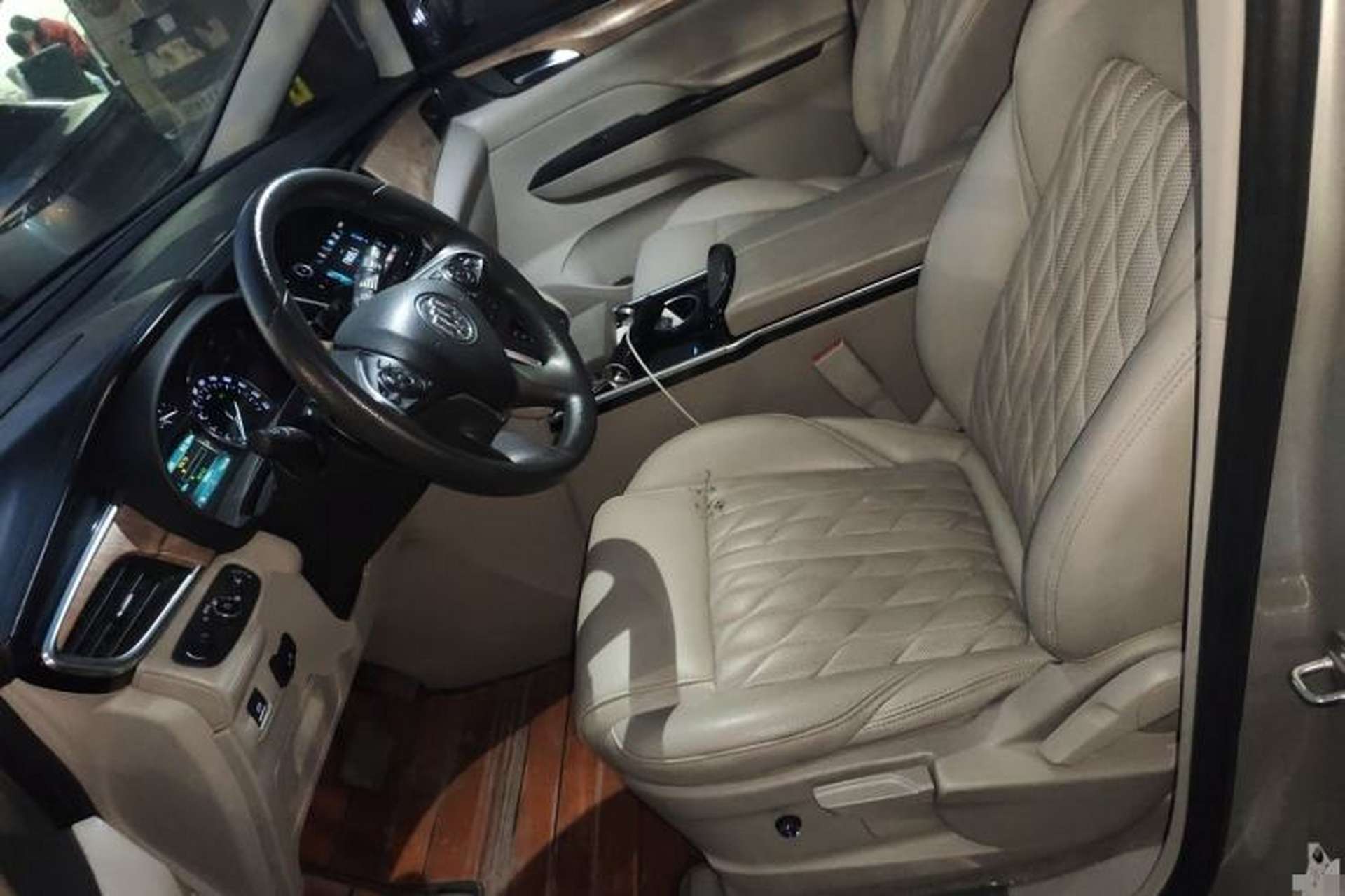 Used Buick GL8 2017 ES 28T Comfort Model China V Standard Left Front Seat