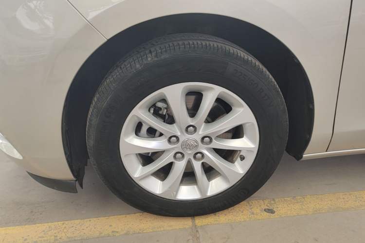 Used Buick GL8 2017 ES 28T Premium Version China V Standard Left Front Wheel Hub