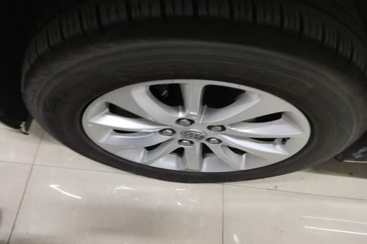 Used Buick GL8 2017 ES 28T Comfort Model China V Standard Left Front Wheel Hub