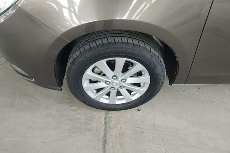 Used Buick GL8 2017 25S Comfort Version China V Standard Left Front Wheel Hub