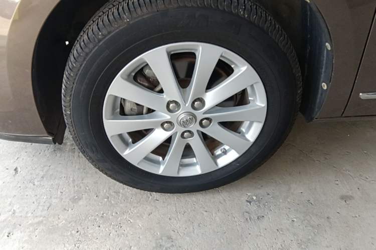 Used Buick GL8 2017 25S Prestige Version China V Standard Left Front Wheel Hub