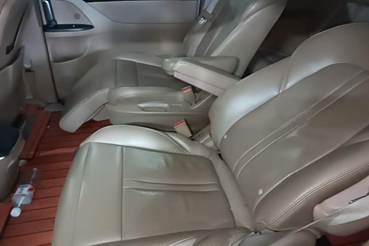 Used Buick GL8 2017 ES 28T Luxury Model China V Standard Left Rear Seat