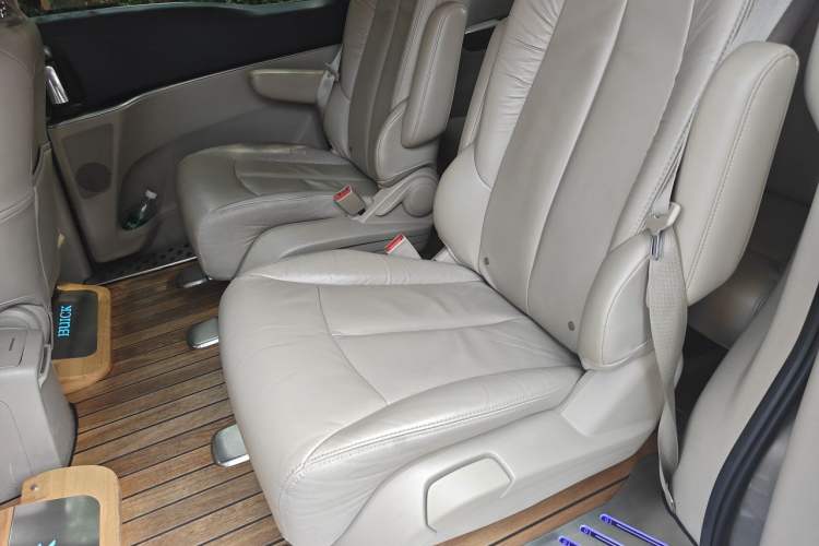 Used Buick GL8 2017 25S Luxury Version China V Standard Left Rear Seat