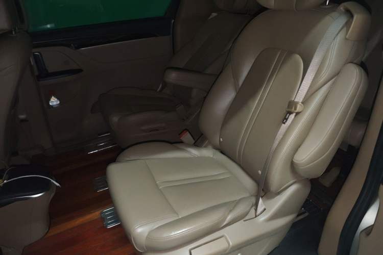 Used Buick GL8 2017 ES 28T Premium Version China V Standard Left Rear Seat