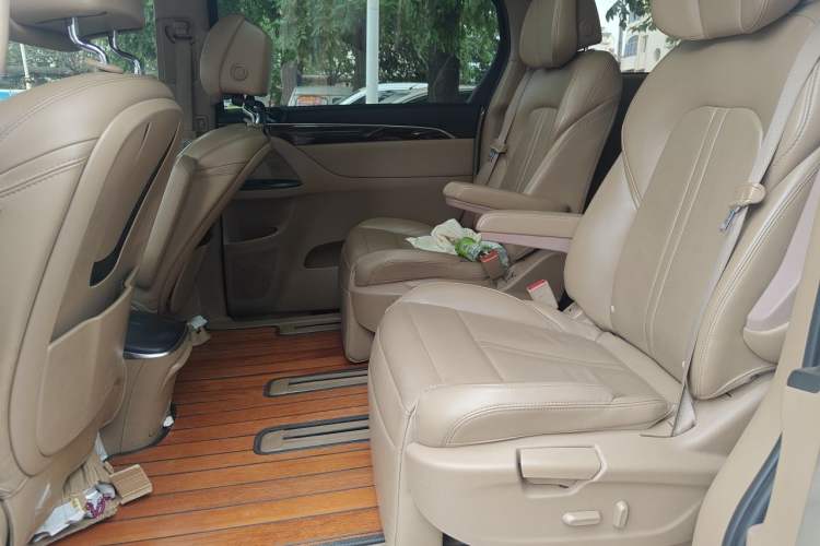 Used Buick GL8 2017 ES 28T Luxury Model China V Standard Left Rear Seat