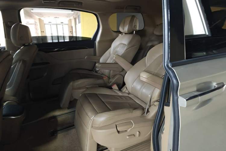 Used Buick GL8 2017 ES 28T Luxury Model China V Standard Left Rear Seat
