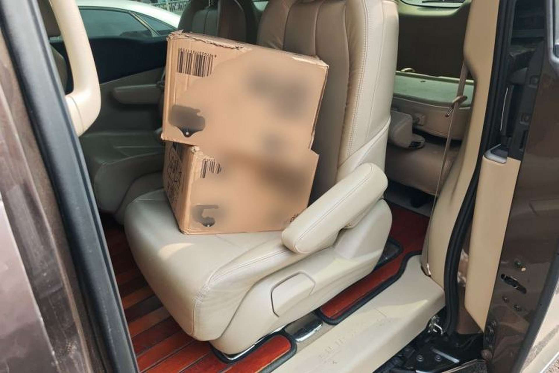 Used Buick GL8 2017 25S Luxury Version China V Standard Left Rear Seat