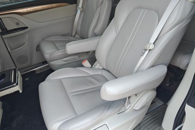 Used Buick GL8 2017 ES 28T Comfort Model China V Standard Left Rear Seat