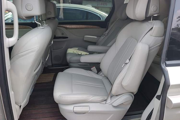 Used Buick GL8 2017 ES 28T Comfort Model China V Standard Left Rear Seat