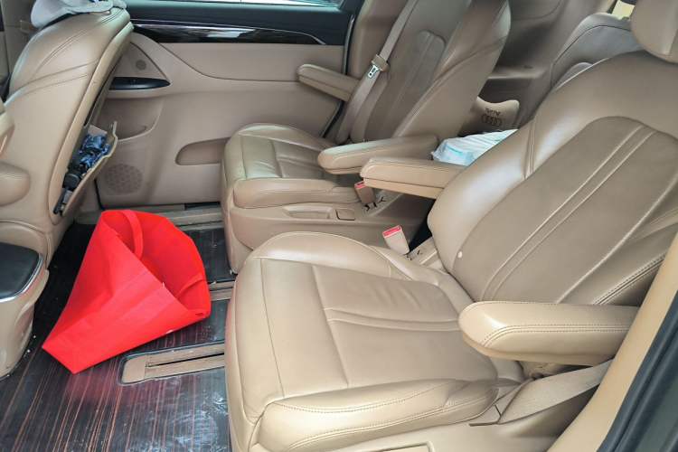Used Buick GL8 2017 ES 28T Luxury Model China V Standard Left Rear Seat