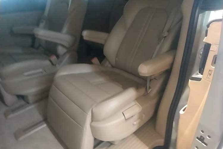 Used Buick GL8 2017 ES 28T Luxury Model China V Standard Left Rear Seat