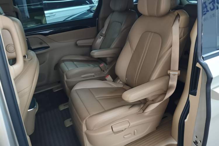 Used Buick GL8 2017 ES 28T Luxury Model China V Standard Left Rear Seat
