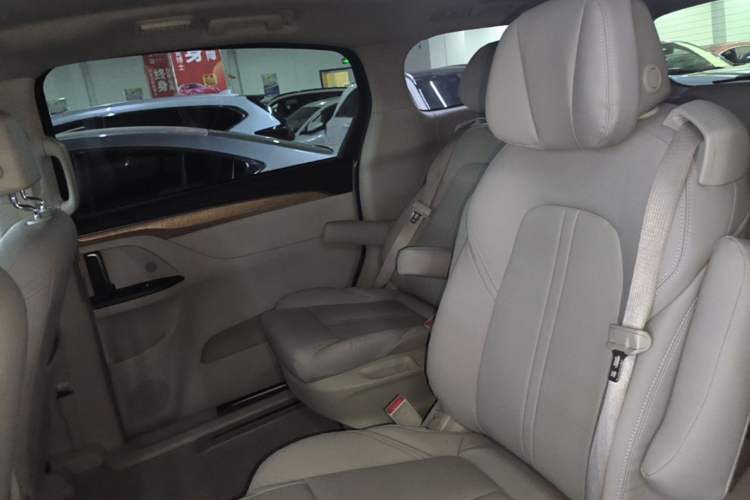 Used Buick GL8 2017 ES 28T Comfort Model China V Standard Left Rear Seat