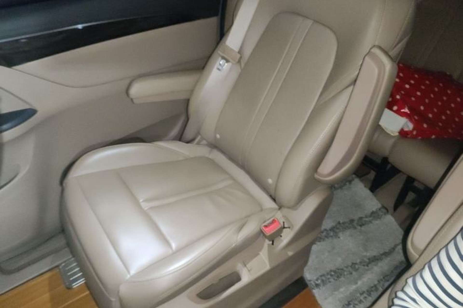 Used Buick GL8 2017 ES 28T Luxury Model China V Standard Left Rear Seat