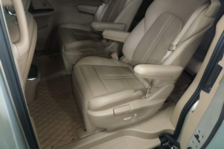 Used Buick GL8 2017 ES 28T Luxury Model China V Standard Left Rear Seat