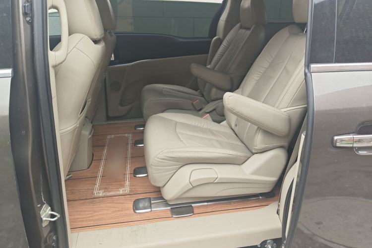 Used Buick GL8 2017 25S Luxury Version China V Standard Left Rear Seat