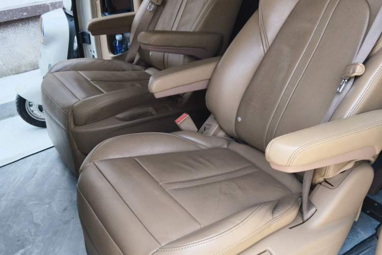 Used Buick GL8 2017 ES 28T Luxury Model China V Standard Left Rear Seat