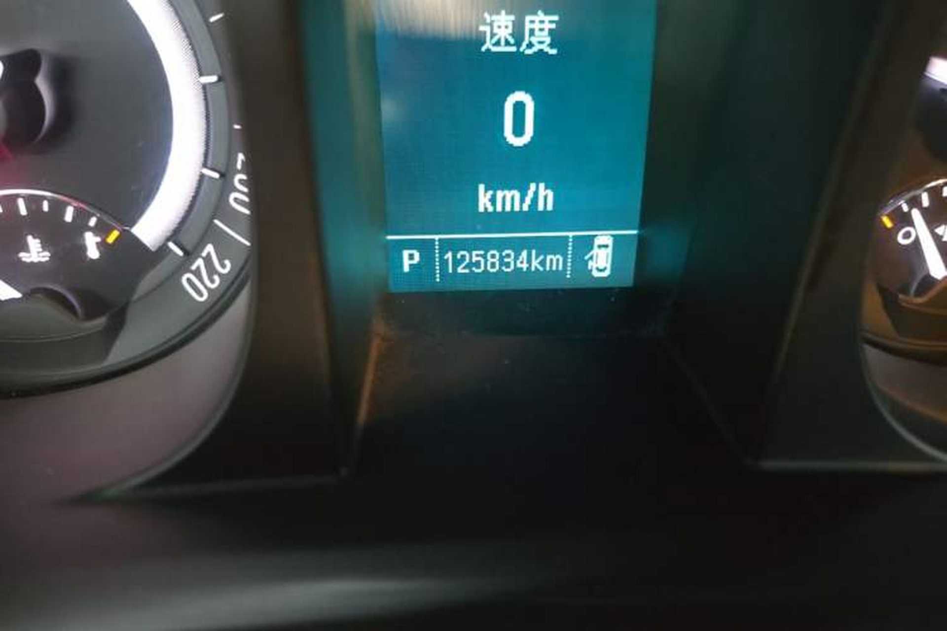 Used Buick GL8 2017 25S Luxury Version China V Standard Odometer Close Up