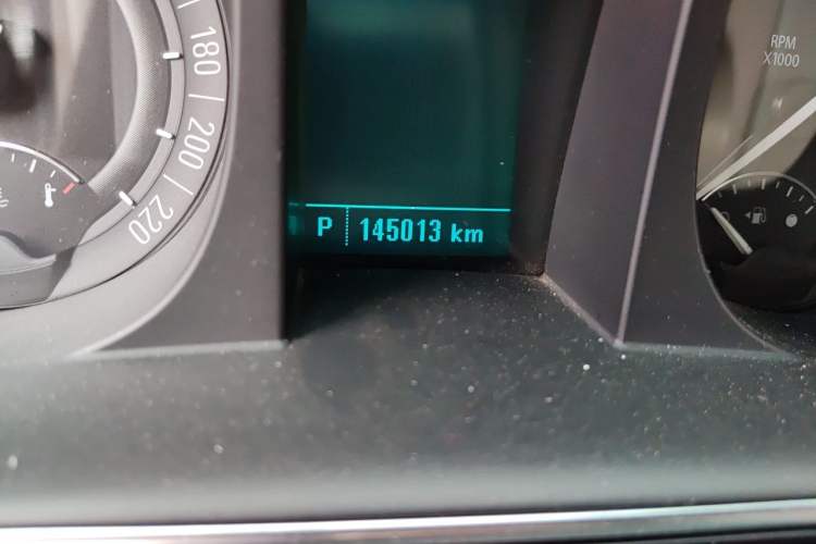 Used Buick GL8 2017 25S Luxury Version China V Standard Odometer Close Up