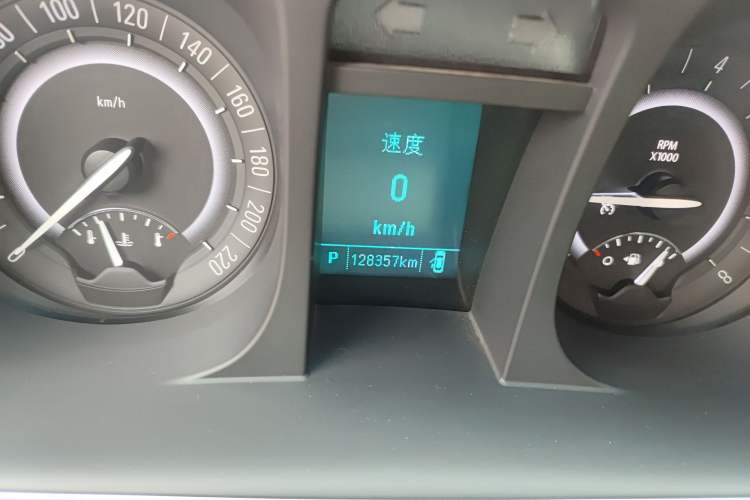 Used Buick GL8 2017 25S Prestige Version China V Standard Odometer Close Up
