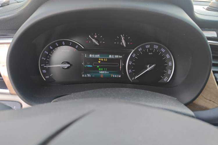 Used Buick GL8 2017 ES 28T Comfort Model China V Standard Odometer Close Up