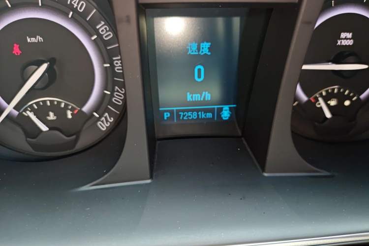 Used Buick GL8 2017 25S Luxury Version China V Standard Odometer Close Up