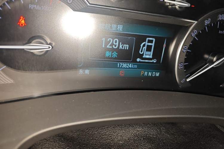 Used Buick GL8 2017 ES 28T Comfort Model China V Standard Odometer Close Up