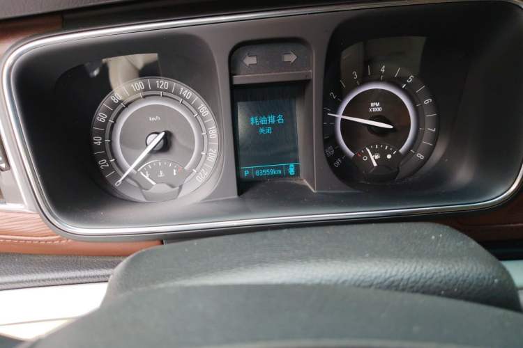 Used Buick GL8 2017 25S Luxury Version China V Standard Odometer Close Up