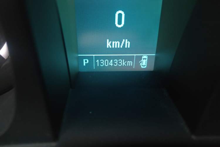Used Buick GL8 2017 25S Comfort Version China V Standard Odometer Close Up