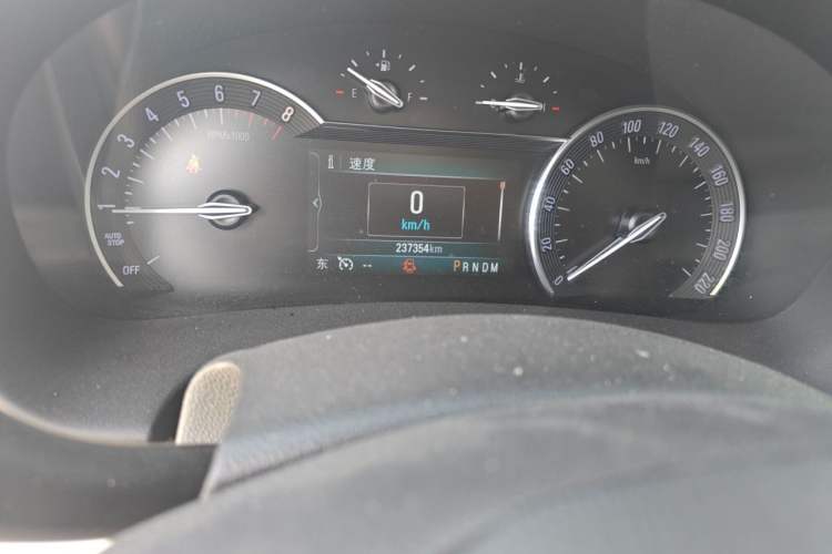 Used Buick GL8 2017 ES 28T Comfort Model China V Standard Odometer Close Up