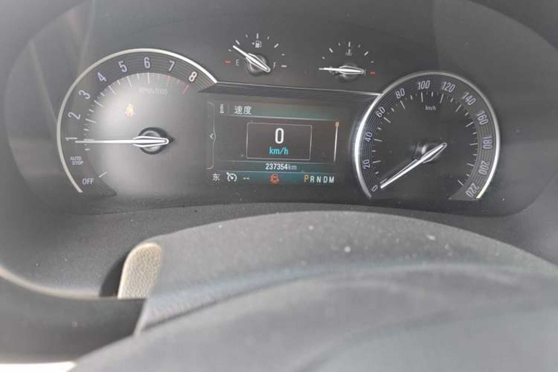 Used Buick GL8 2017 ES 28T Comfort Model China V Standard Odometer Close Up