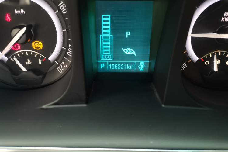 Used Buick GL8 2017 25S Comfort Version China V Standard Odometer Close Up
