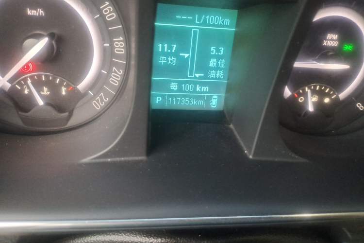 Used Buick GL8 2017 25S Comfort Version China V Standard Odometer Close Up
