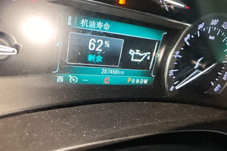 Used Buick GL8 2017 ES 28T Comfort Model China V Standard Odometer Close Up