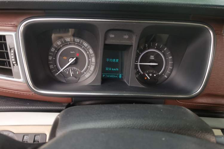 Used Buick GL8 2017 25S Luxury Version China V Standard Odometer Close Up