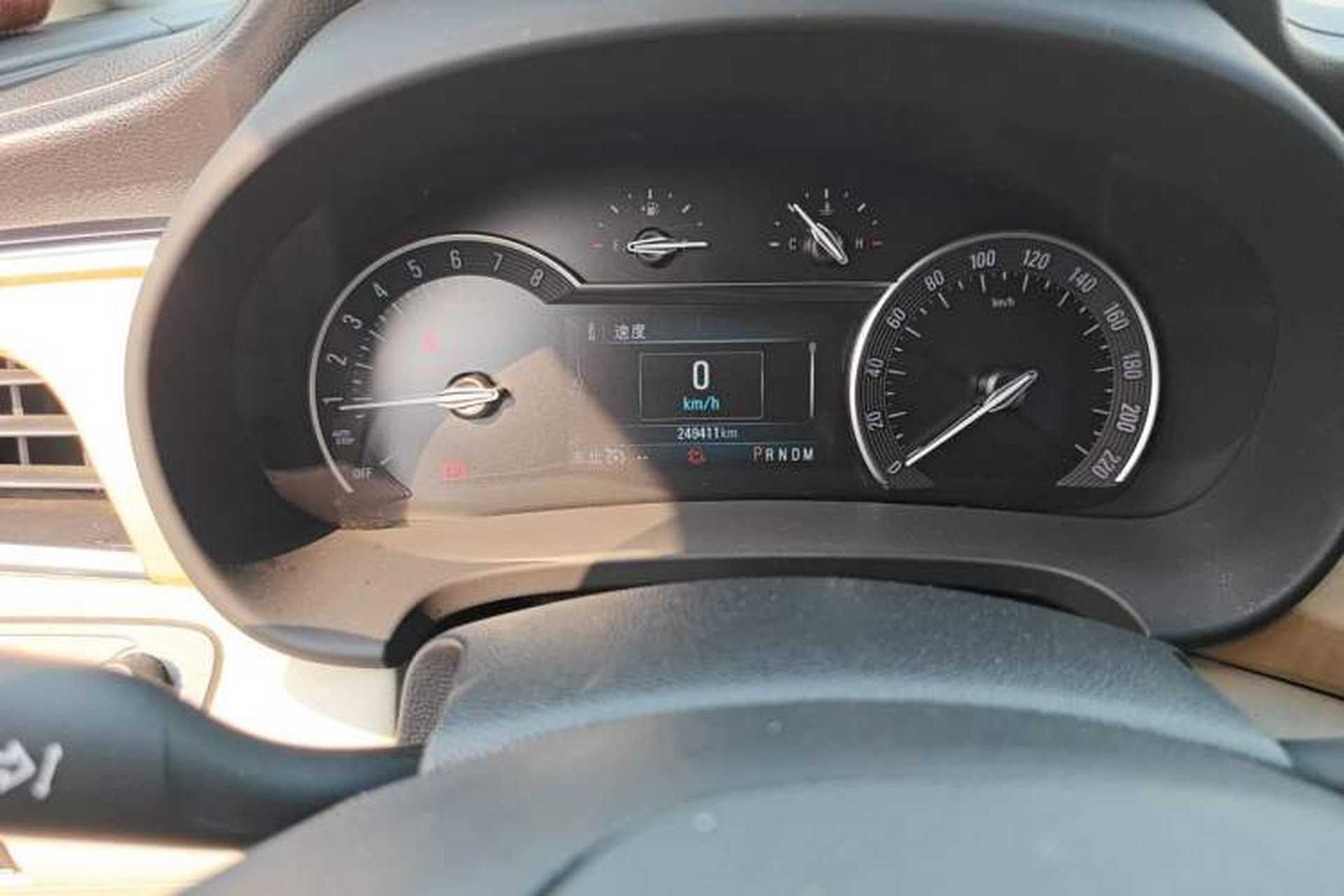 Used Buick GL8 2017 ES 28T Comfort Model China V Standard Odometer Close Up