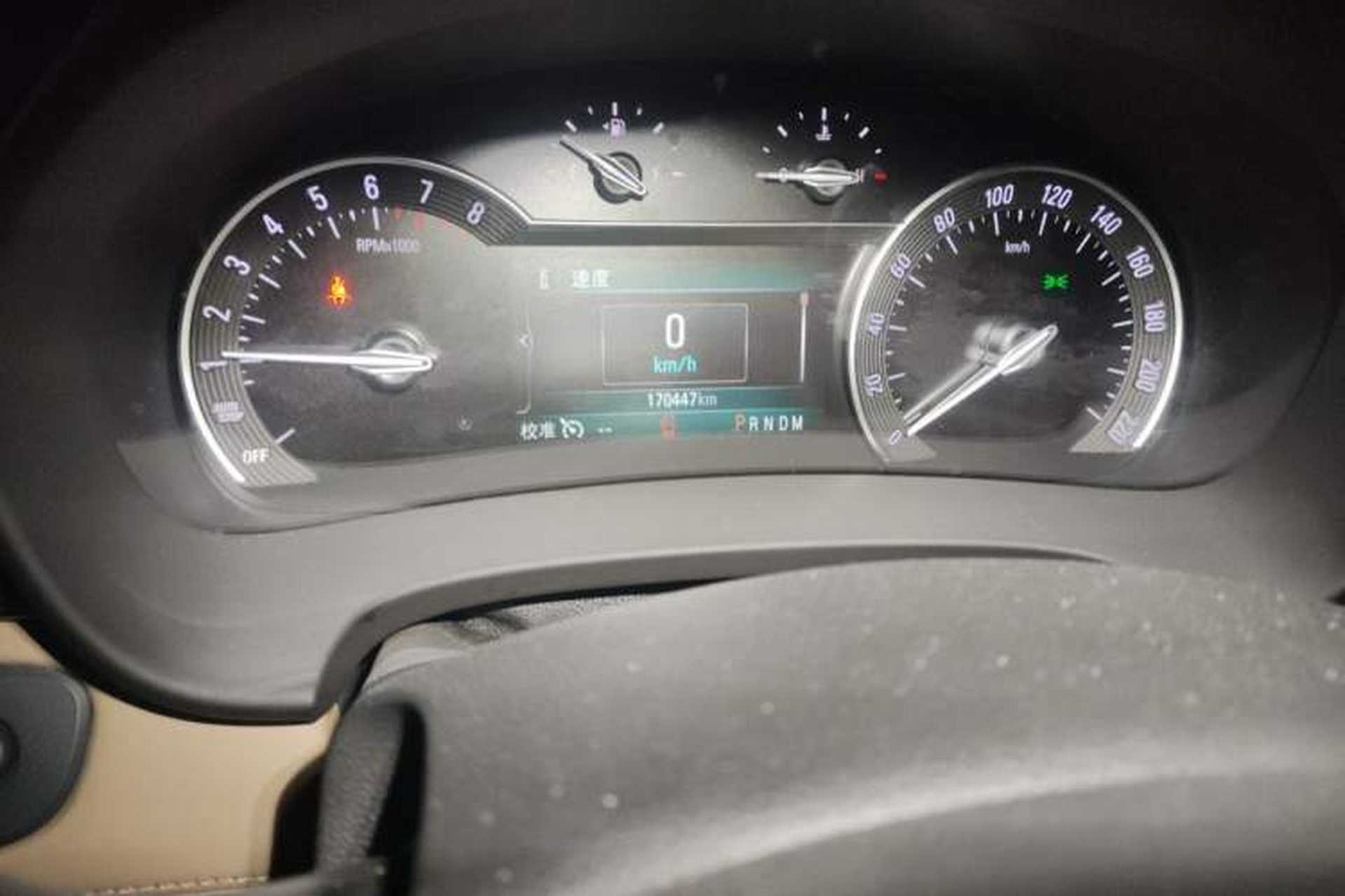 Used Buick GL8 2017 ES 28T Luxury Model China V Standard Odometer Close Up
