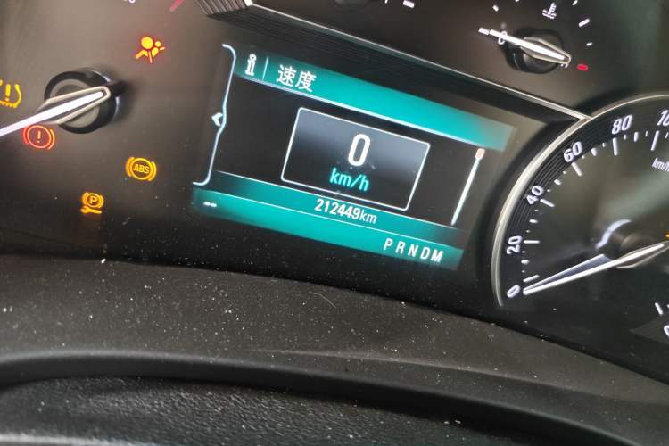 Used Buick GL8 2017 ES 28T Comfort Model China V Standard Odometer Close Up