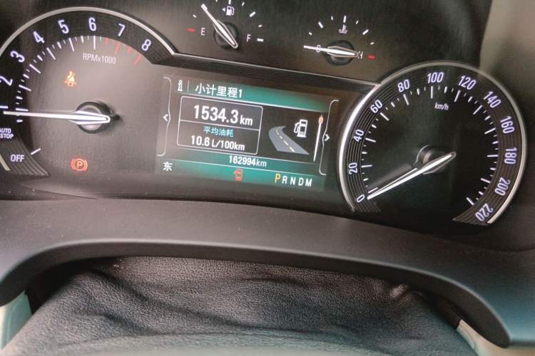 Used Buick GL8 2017 ES 28T Comfort Model China V Standard Odometer Close Up