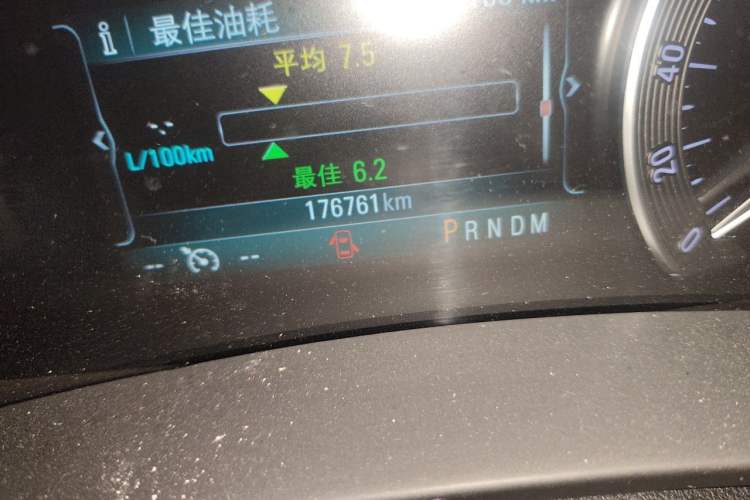 Used Buick GL8 2017 ES 28T Comfort Model China V Standard Odometer Close Up